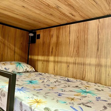 Velvet Hostel มาดริด ภายนอก รูปภาพ
