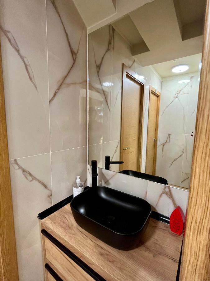 Velvet Hostel มาดริด ภายนอก รูปภาพ